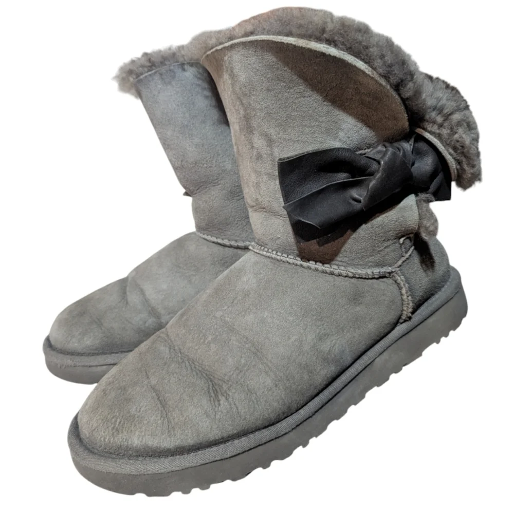 UGG Grey Daelynn Boots Shearling Suede Size 10